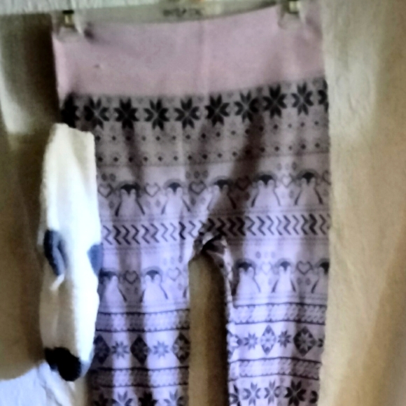 New leggings with socks - Picture 1 of 3